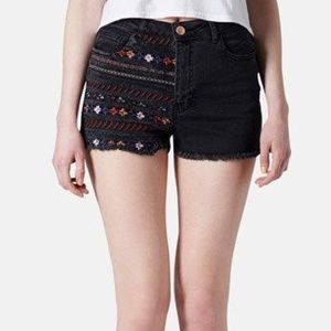 TOPSHOP •Embroidered Highwaist Black Denim Shorts•